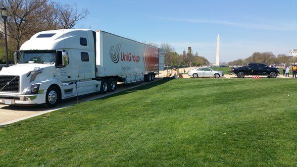 Unloading on mall