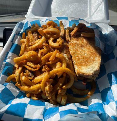 Chicken Parmesan Sandwich w Fries