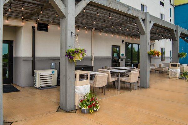 Beautiful patio with 2 grills