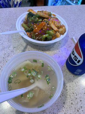 Wonton soup and shrimp with broccoli