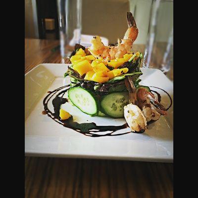 Zesty Shrimp & Mango Salad 

Mixed greens, fresh mango, sliced cucumbers, balsamic reduction, sautéed garlic shrimp w/ a lime Vinaigrette