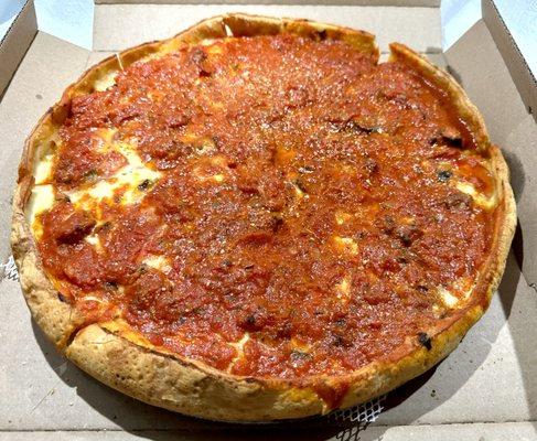 14-inch deep dish pizza boxed to go