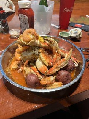 Saturday special! Snow crab, shrimp, and dungeoness crab