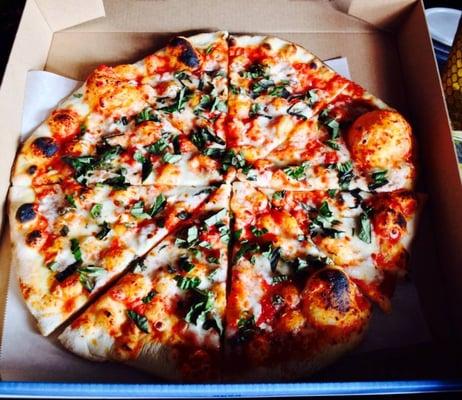 True Italian-Style thin-crust Margherita Pizza!  Fantastico!