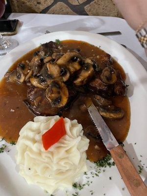 Filet mignon and mushroom sauce