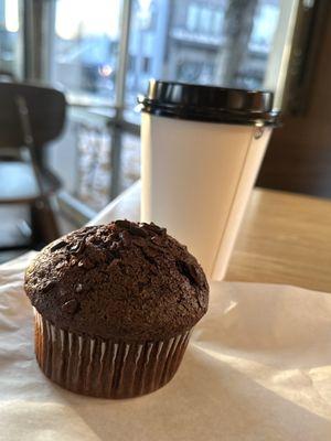 Chocolate Muffin w/ Cacao Nibs and Breve Latte