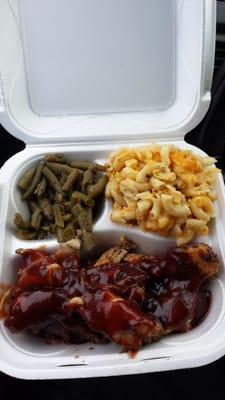 Tradition BBQ Chicken w/ Mac n cheese and string beans