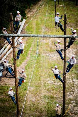 Chain Electric Lineman