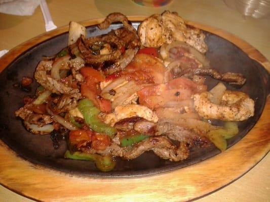 Beef/Chicken fajitas.