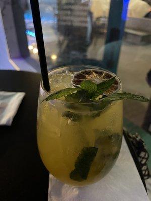 Passion fruit mojito