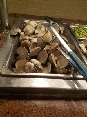 Tray of empty clams.