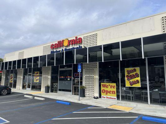 California Dinning & Barstools Store Front, Sunnyvale, CA.