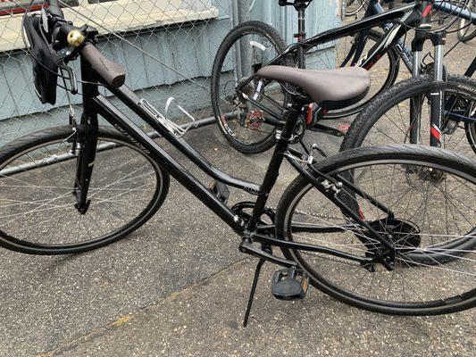 Ladies' medium Specialized bike. So comfy to ride!