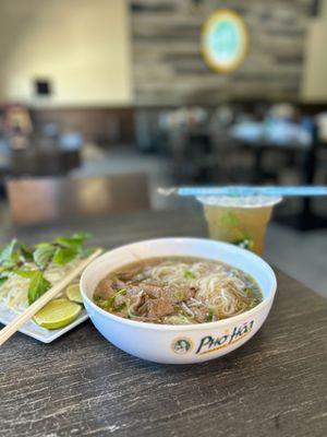 Seared Garlic Steak Pho