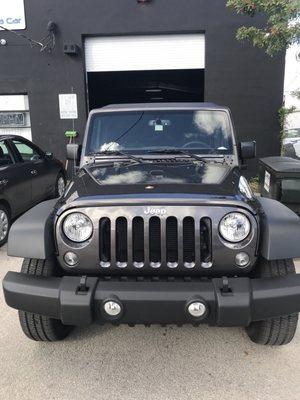 Excellent 2017 Jeep Wrangler to explore Miami's Beaches!