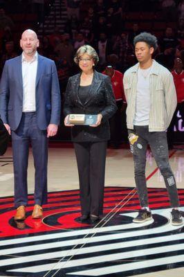 Anfernee Simons receiving Maurice Lucas Award 3/28/22