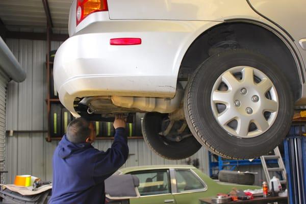 Auto Mechanic, Jonas