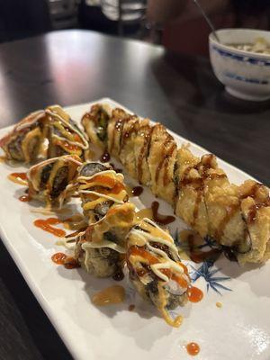 IG: ea_yelpelite  Crazy Volcano Roll (6pcs) Las Vegas Roll (8pcs)