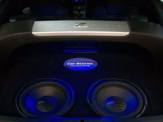 2 Orion 12s in Nissan 350z with blue LEDS