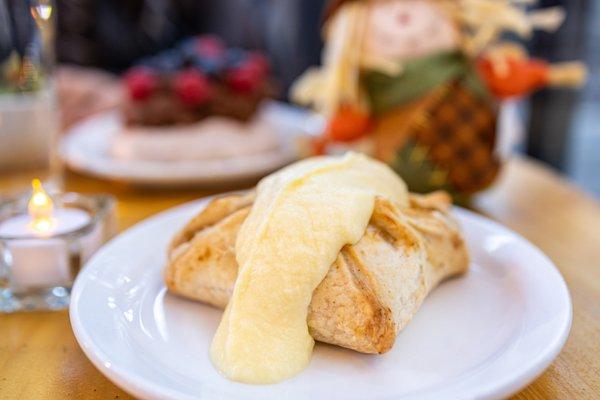 Thanksgiving 2020 Dessert: Apple & Pear Cardamom Pastry (part of the meal)