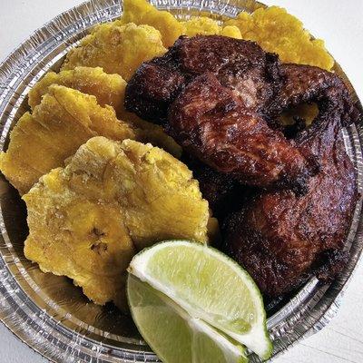 Carnita de Res con Tostones