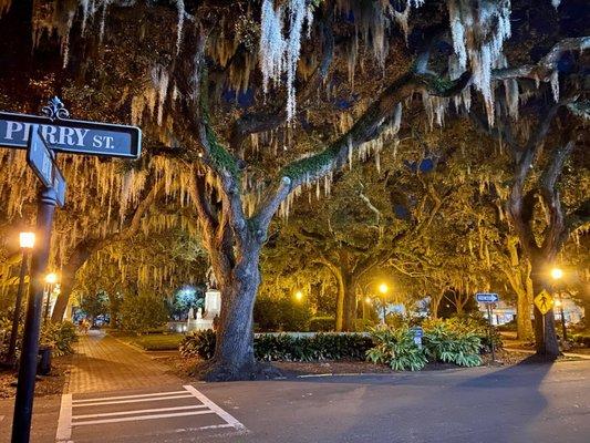 Haunted Savannah Pub Crawl