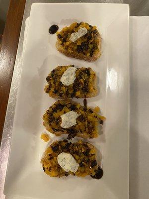 Roasted Butternut Squash Crostinis