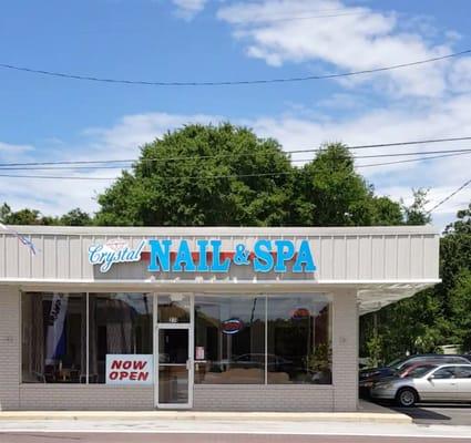 Beautiful new nail spa on Navy Blvd