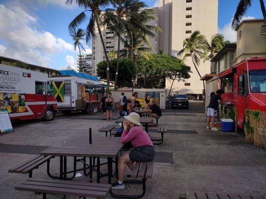 1958 kalakaua with food trucks for rice man, irie jerk, hi shack