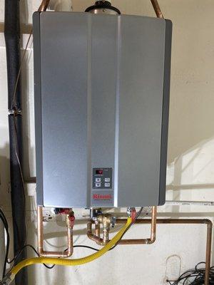 Tankless water heater, Rinnai RUR