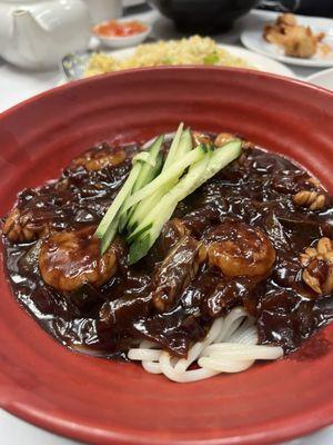 jjajangmyeon (black blean noodles)