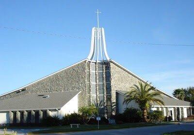 Huge congregation. Very diverse. Very warm and friendly.