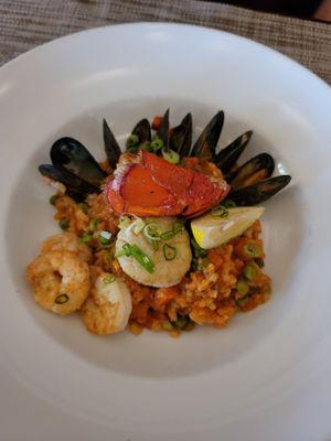 Seafood paella