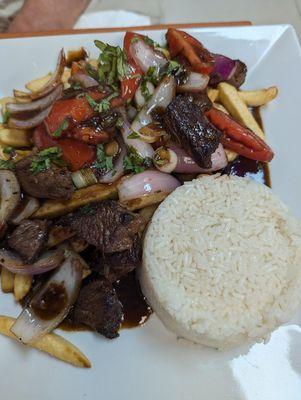 Lomo saltado