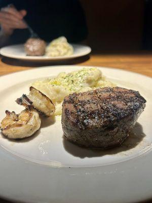 steak & shrimp, mashed potatoes