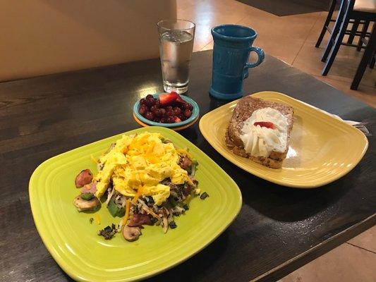 Ultimate omelette, with Ham, Bacon, mushrooms, green peppers, onions , cheese and quinoa. Strawberry stuffed French Toast and fresh fruit.