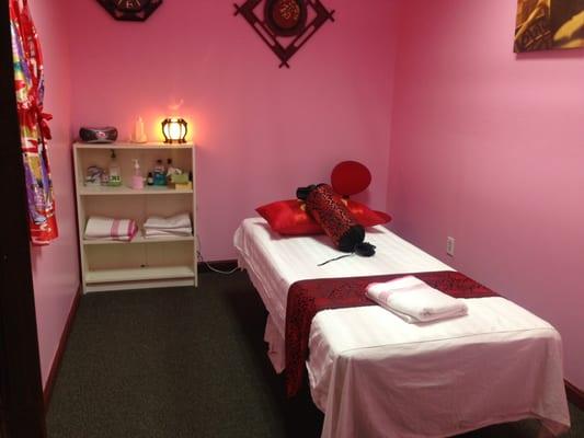 clean, comfortable massage tables, very pleasant atmosphere