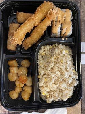 Bento box (scallops and fried rice)