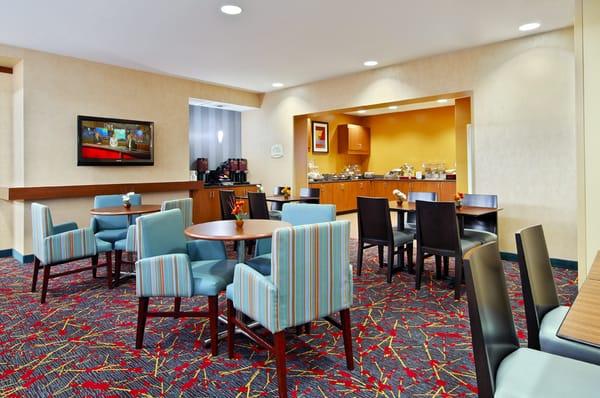 Our lobby seating are is ideal for guests to do some reading int heir spare time or enjoy a nice meal.