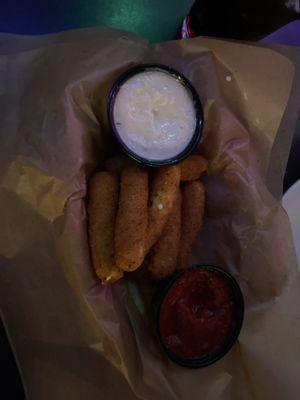 Cheese sticks with blue cheese and marinara