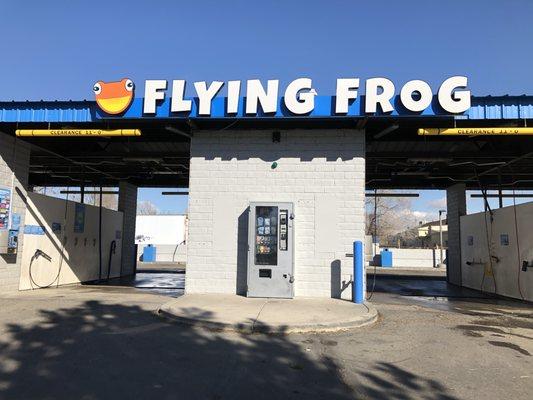 Flying Frog Car Wash in Sparks, NV, open 24/7 with free vacuums