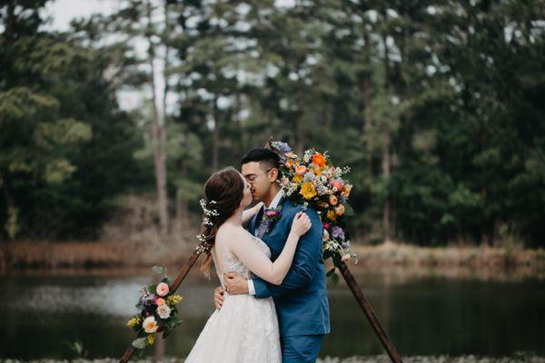 Romantic wedding venue in natural forest backdrop in Conroe, TX