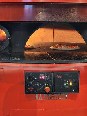 The oven itself is either the visit, pretty awesome!! Makes the pizza in 5 minutes!!