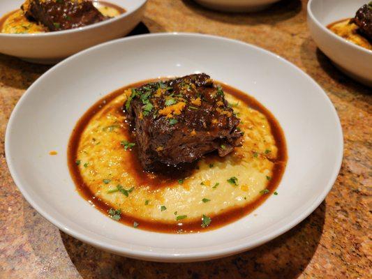 Braised short ribs with creamy polenta