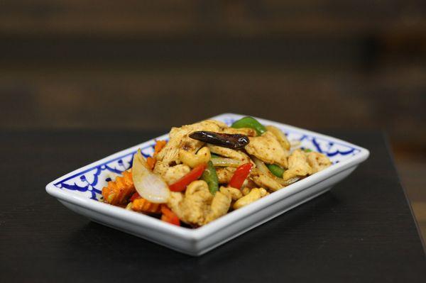 Chicken stir-fried cashew nuts.