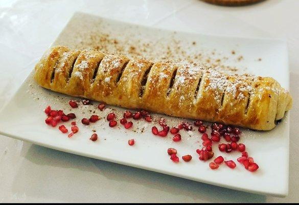 Apple Cinnamon strudel