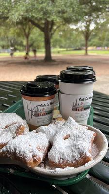 Beignets and cafe au lait