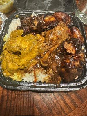 Chicken sampler with white rice and plantains