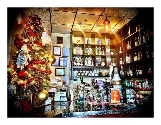 Christmas @ Milano's Restaurant & Bar.Nice & Cozy !  Great Decorated Place Nice Bartenders Good Food Full Bar.Outside Patio.Cool!