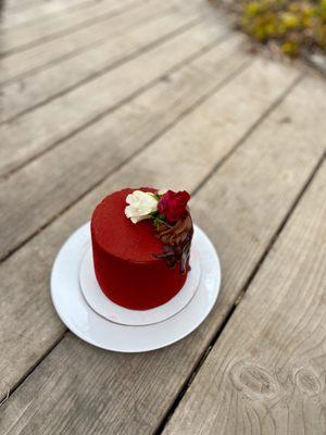 Raspberry chocolate mousse cake